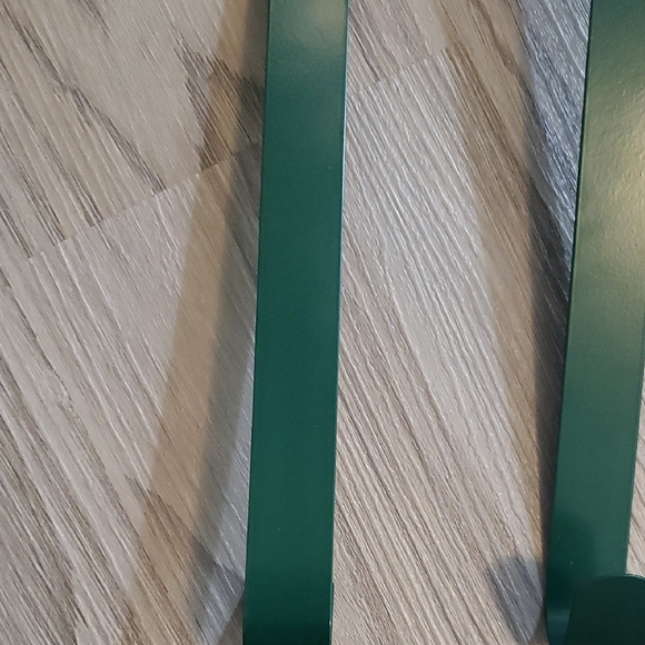 Green Metal Wreath Hanger - Picture 8 of 10